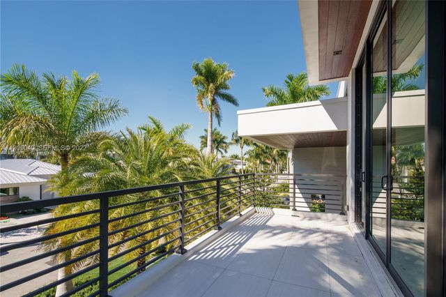128 Fiesta Way, Fort Lauderdale, FL 33301