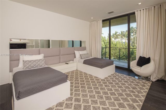128 Fiesta Way, Fort Lauderdale, FL 33301