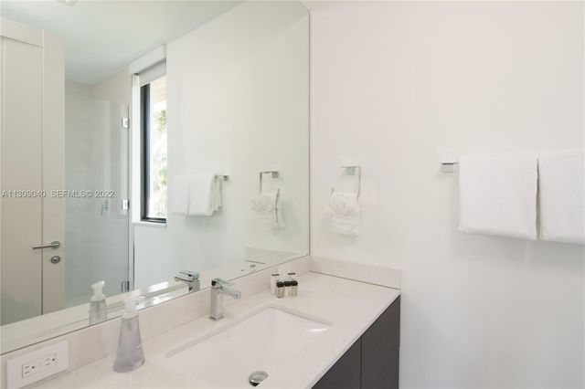 128 Fiesta Way, Fort Lauderdale, FL 33301