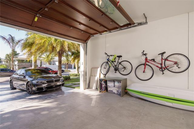 128 Fiesta Way, Fort Lauderdale, FL 33301