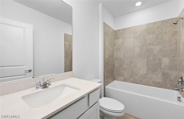 1028 Caloosa Breeze DR, Labelle, FL 33935