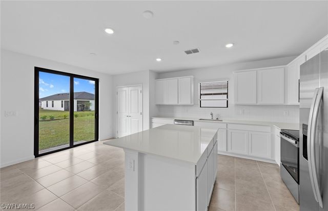 1028 Caloosa Breeze DR, Labelle, FL 33935