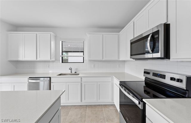 1028 Caloosa Breeze DR, Labelle, FL 33935