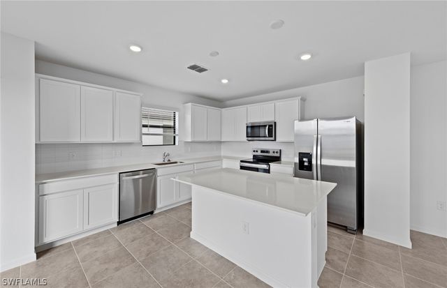 1028 Caloosa Breeze DR, Labelle, FL 33935