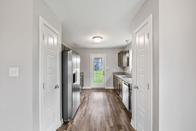 401 Irish Hills Dr, Clarksville, TN 37042