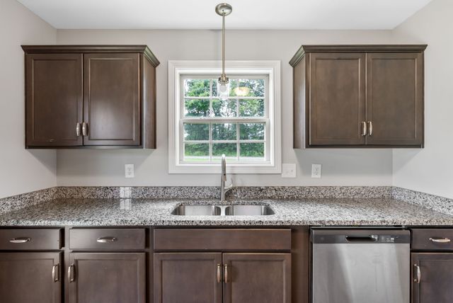 401 Irish Hills Dr, Clarksville, TN 37042