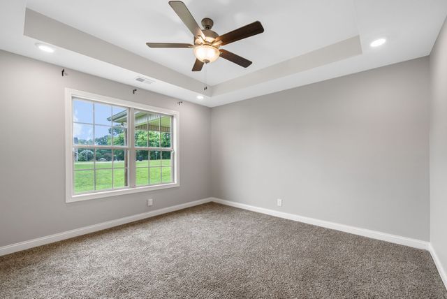 401 Irish Hills Dr, Clarksville, TN 37042