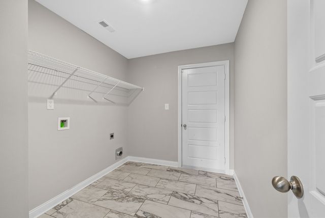 401 Irish Hills Dr, Clarksville, TN 37042