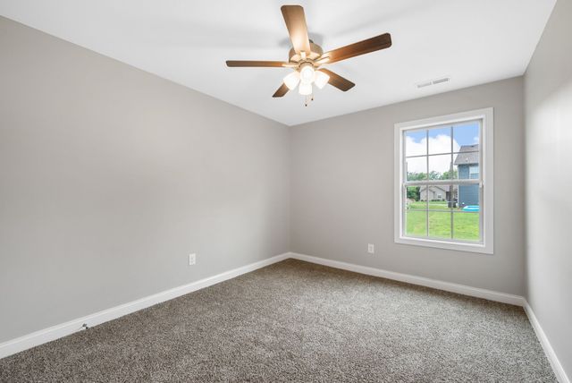 401 Irish Hills Dr, Clarksville, TN 37042