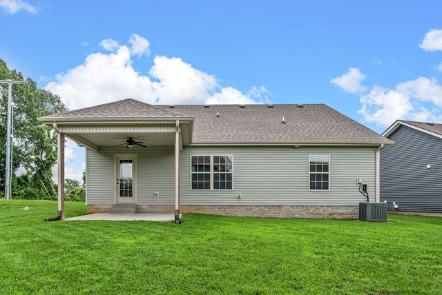 401 Irish Hills Dr, Clarksville, TN 37042