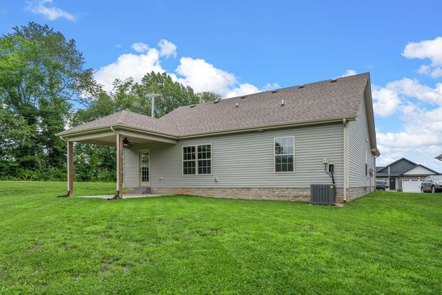 401 Irish Hills Dr, Clarksville, TN 37042