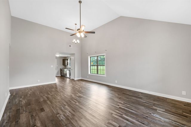 401 Irish Hills Dr, Clarksville, TN 37042