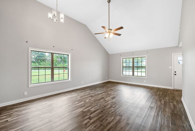 401 Irish Hills Dr, Clarksville, TN 37042