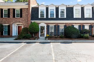 11 Palace Green NW Place, Atlanta, GA 30318