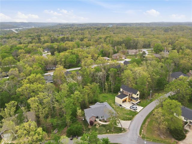 17 Mawnan Circle, Bella Vista, AR 72714