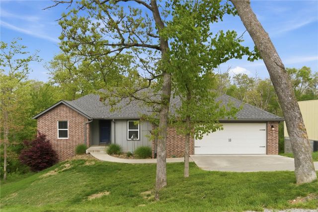 17 Mawnan Circle, Bella Vista, AR 72714