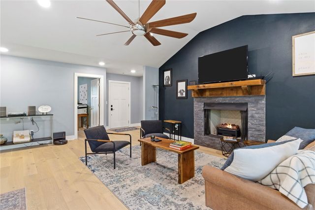 17 Mawnan Circle, Bella Vista, AR 72714