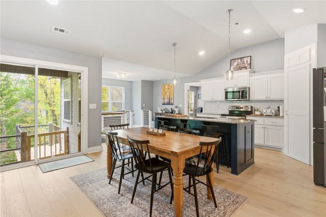 17 Mawnan Circle, Bella Vista, AR 72714