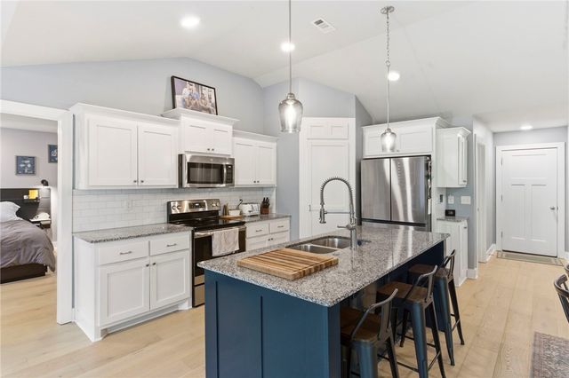 17 Mawnan Circle, Bella Vista, AR 72714