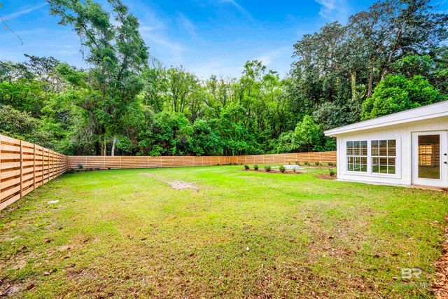1104 Captain O'Neal Drive, Daphne, AL 36526