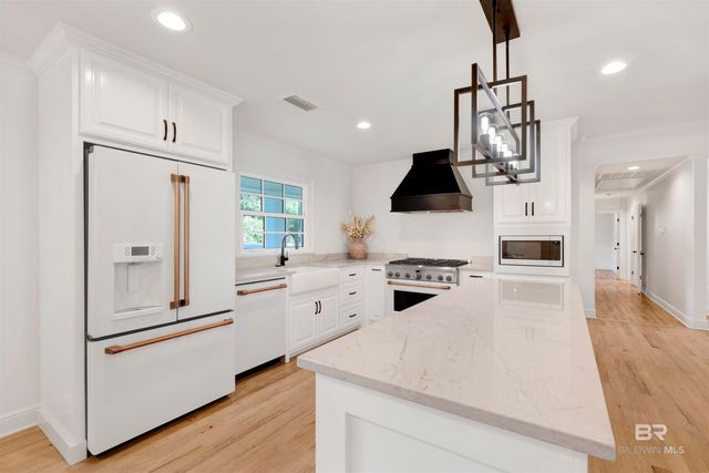 1104 Captain O'Neal Drive, Daphne, AL 36526