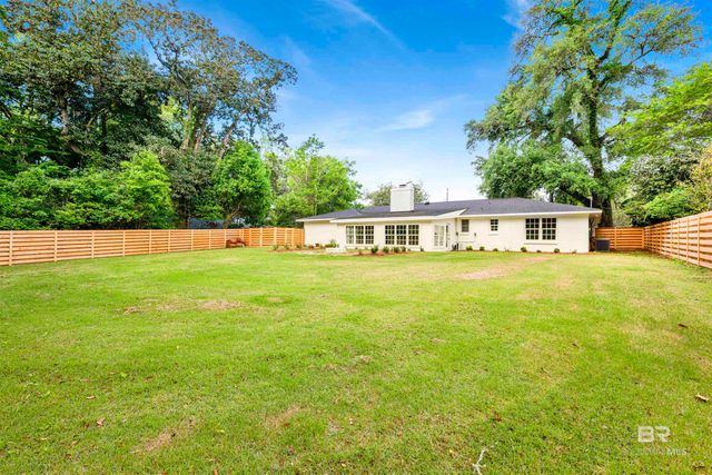 1104 Captain O'Neal Drive, Daphne, AL 36526