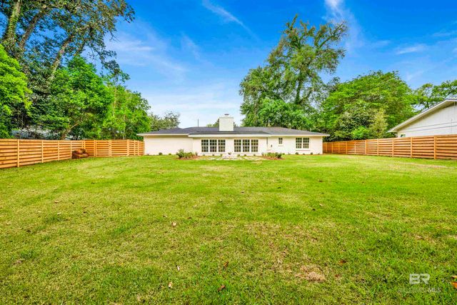 1104 Captain O'Neal Drive, Daphne, AL 36526