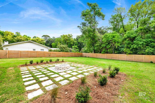 1104 Captain O'Neal Drive, Daphne, AL 36526