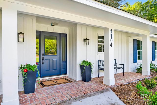 1104 Captain O'Neal Drive, Daphne, AL 36526