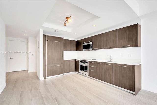55 SW 9th Street 3104, Miami, FL 33130