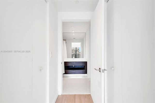 55 SW 9th Street 3104, Miami, FL 33130