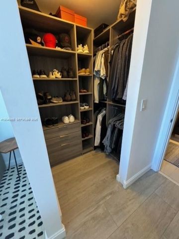 55 SW 9th Street 3104, Miami, FL 33130
