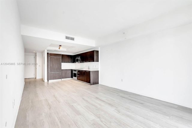 55 SW 9th Street 3104, Miami, FL 33130