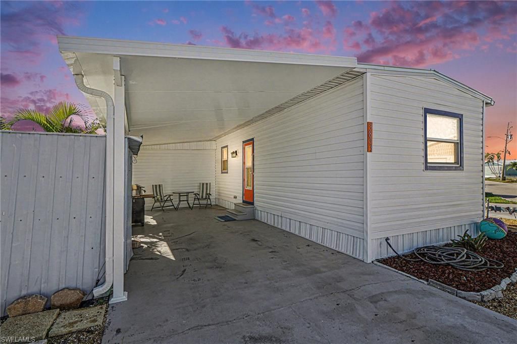 3893 Dewberry LN, ST. JAMES CITY, FL 33956 — photo 2