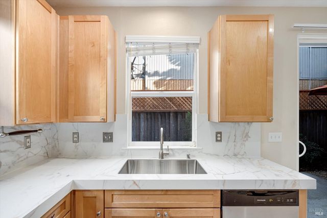 154 Piper Ln, Sonoma, CA 95476