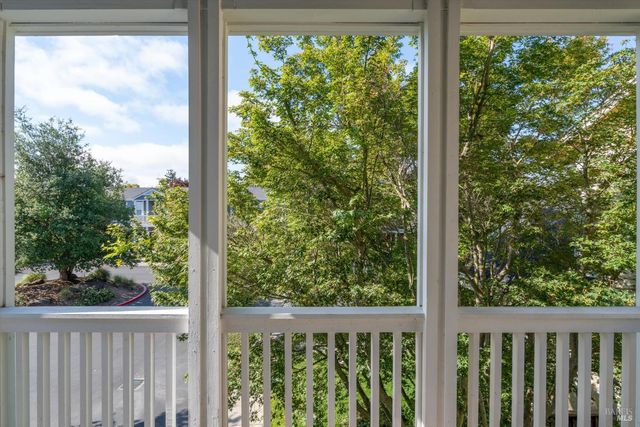 154 Piper Ln, Sonoma, CA 95476