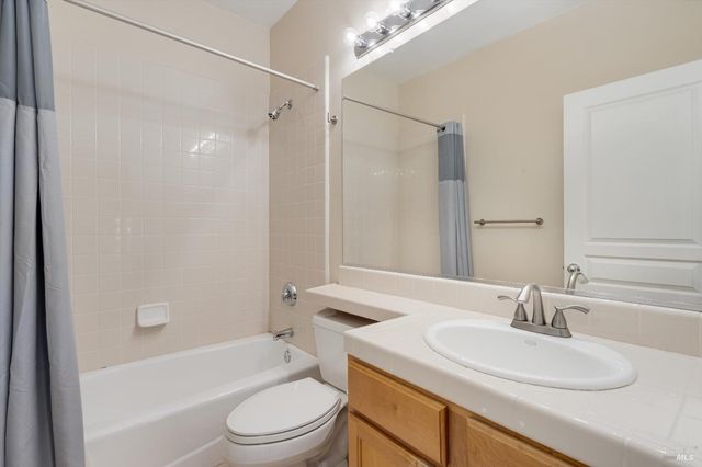 154 Piper Ln, Sonoma, CA 95476