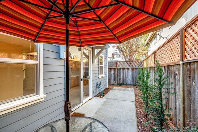 154 Piper Ln, Sonoma, CA 95476