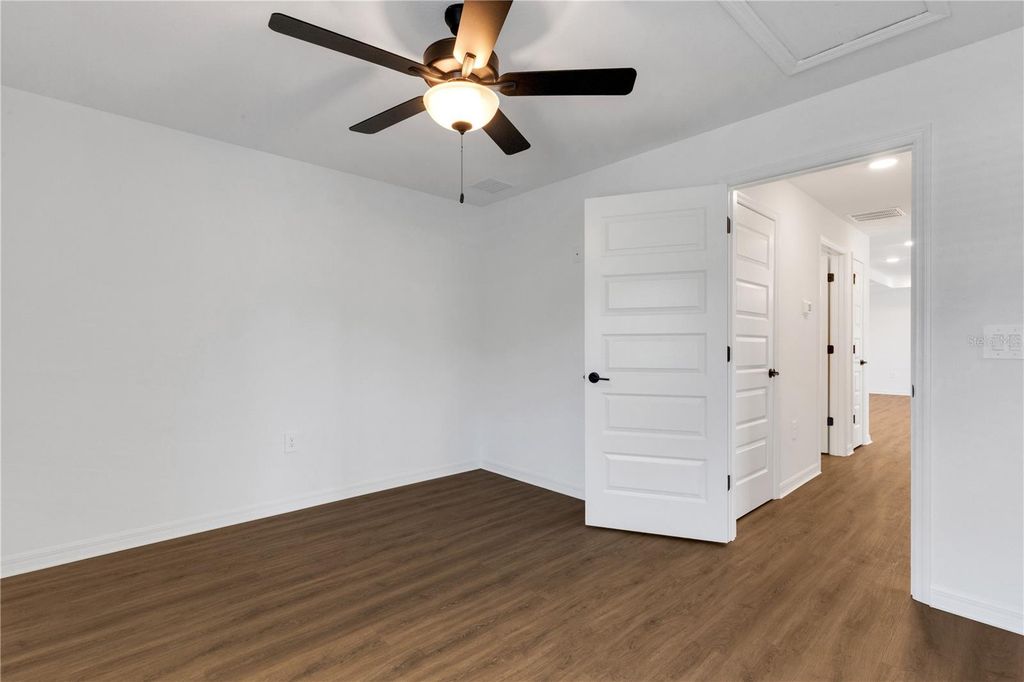 Image 17 of property listing at 1065 / 1067 CAPTIVA POINT, Lakeland, FL 33801