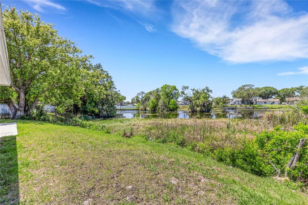 Image 25 of property listing at 1065 / 1067 CAPTIVA POINT, Lakeland, FL 33801