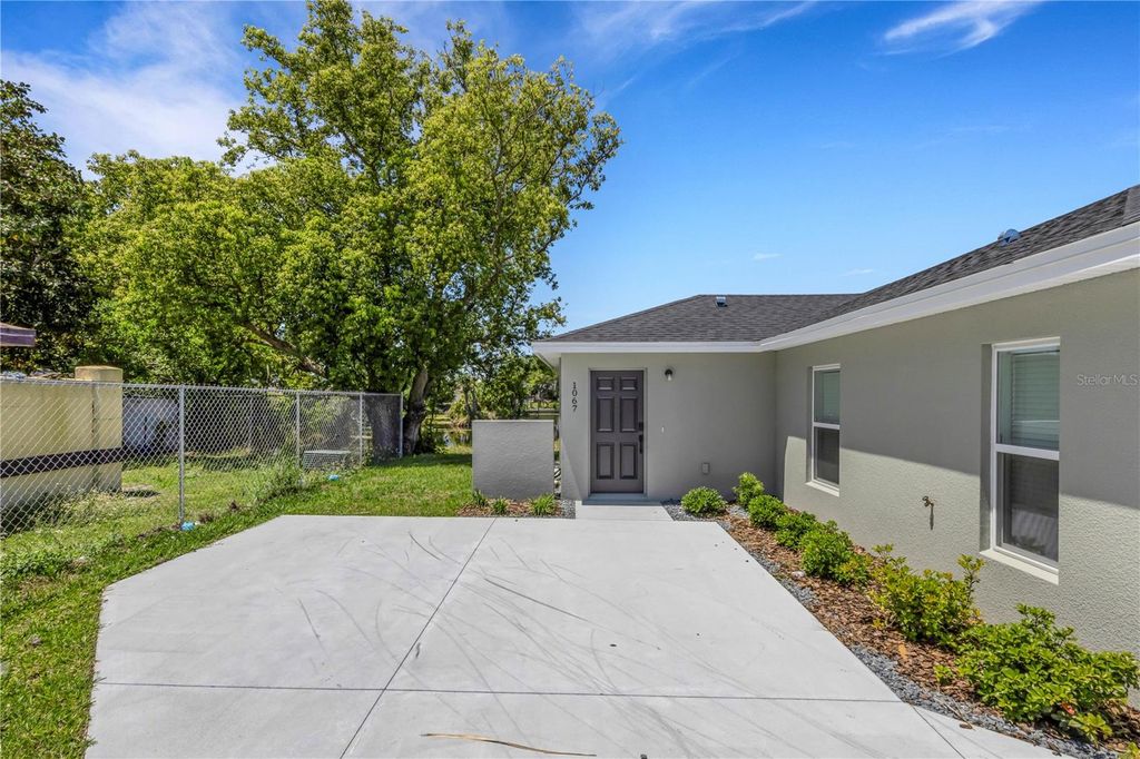 Image 28 of property listing at 1065 / 1067 CAPTIVA POINT, Lakeland, FL 33801