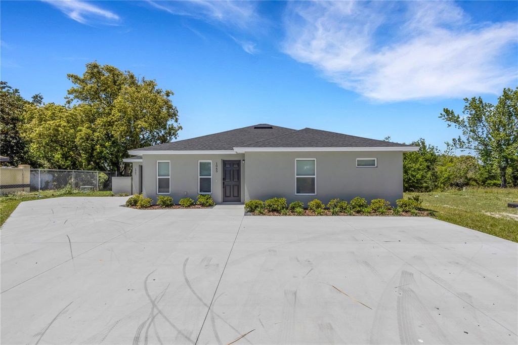 Image 30 of property listing at 1065 / 1067 CAPTIVA POINT, Lakeland, FL 33801