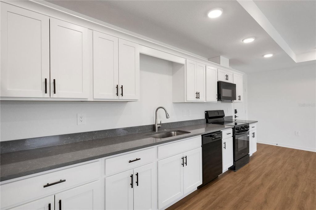 Image 5 of property listing at 1065 / 1067 CAPTIVA POINT, Lakeland, FL 33801