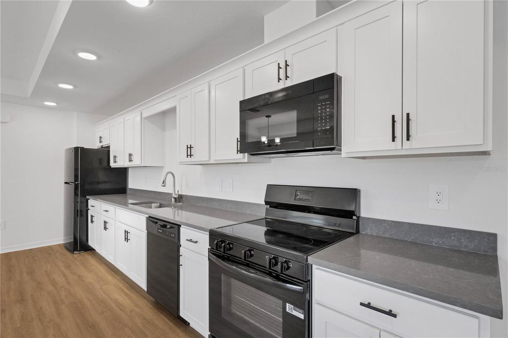 Image 7 of property listing at 1065 / 1067 CAPTIVA POINT, Lakeland, FL 33801