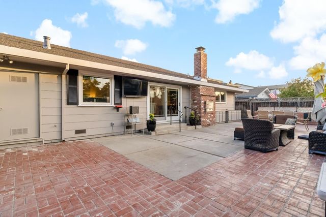 945 Reed Avenue, Sunnyvale, CA 94086