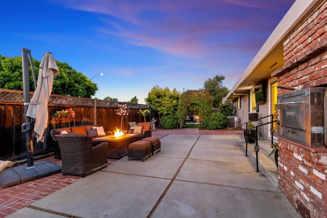 945 Reed Avenue, Sunnyvale, CA 94086