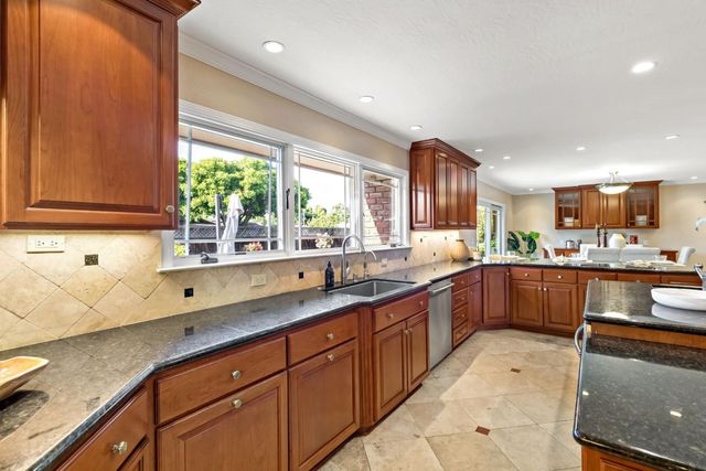 945 Reed Avenue, Sunnyvale, CA 94086
