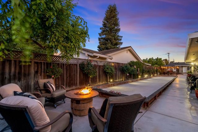 945 Reed Avenue, Sunnyvale, CA 94086