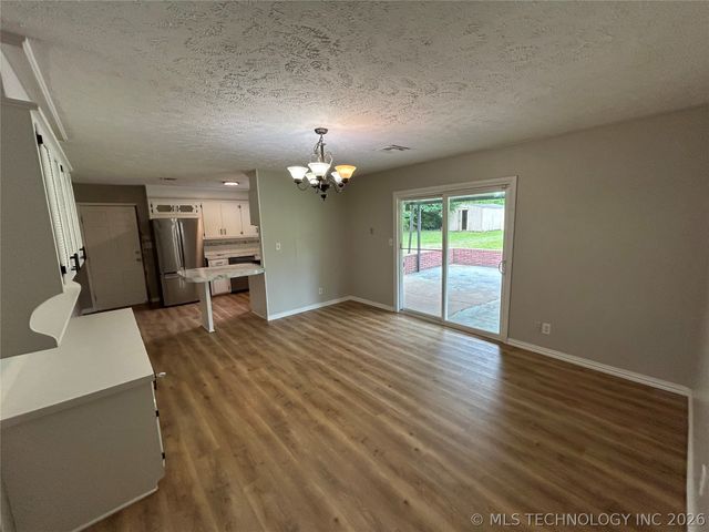 8115 E 117th Street, Bixby, OK 74008