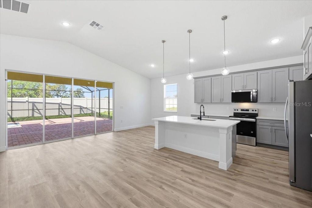 Image 12 of property listing at 363 VILLA SORRENTO CIRCLE, Haines City, FL 33844